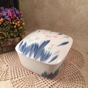 Vintage Otagiri Japan Porcelain Box with Lid for Dresser Trinkets Jewelry Powder